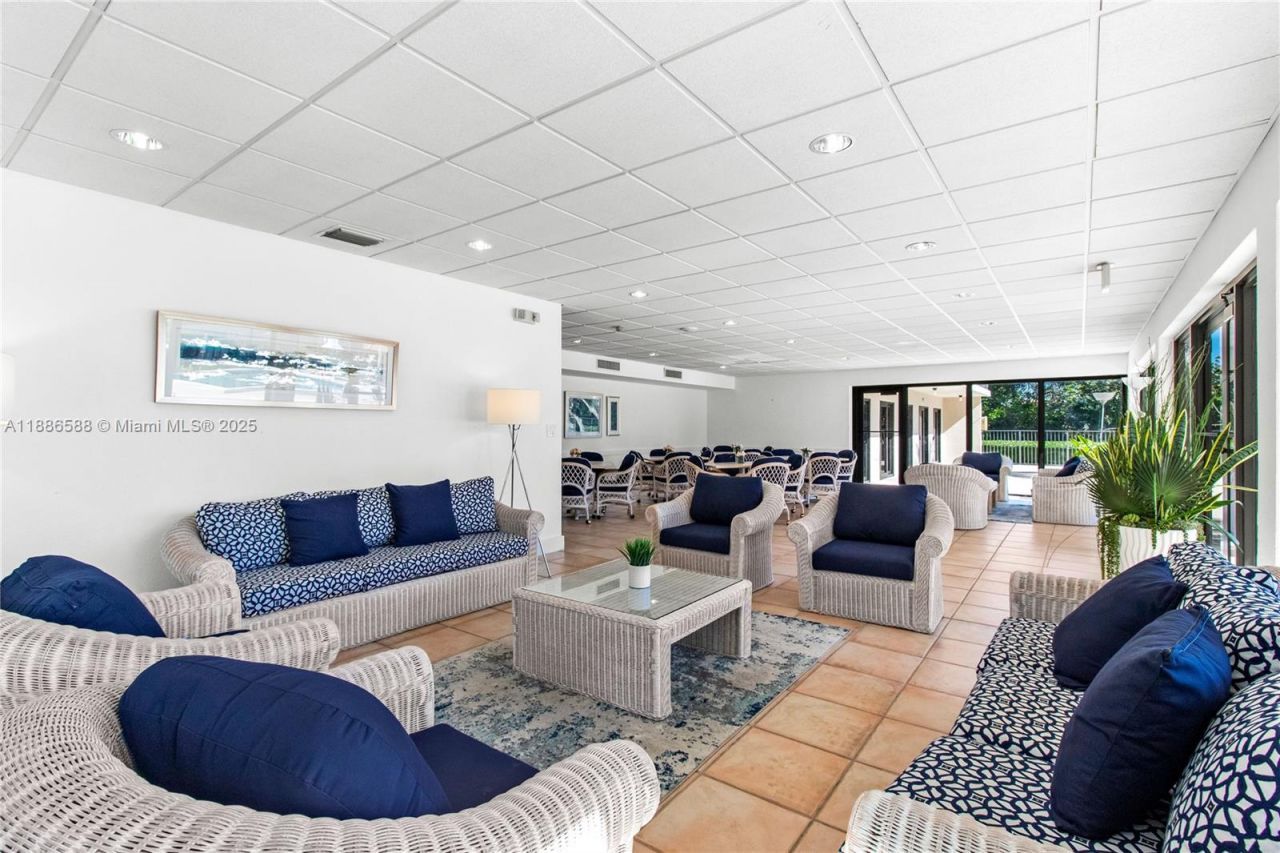 2625 Collins Ave, Unit 608, Miami Beach, FL 33140 Photo