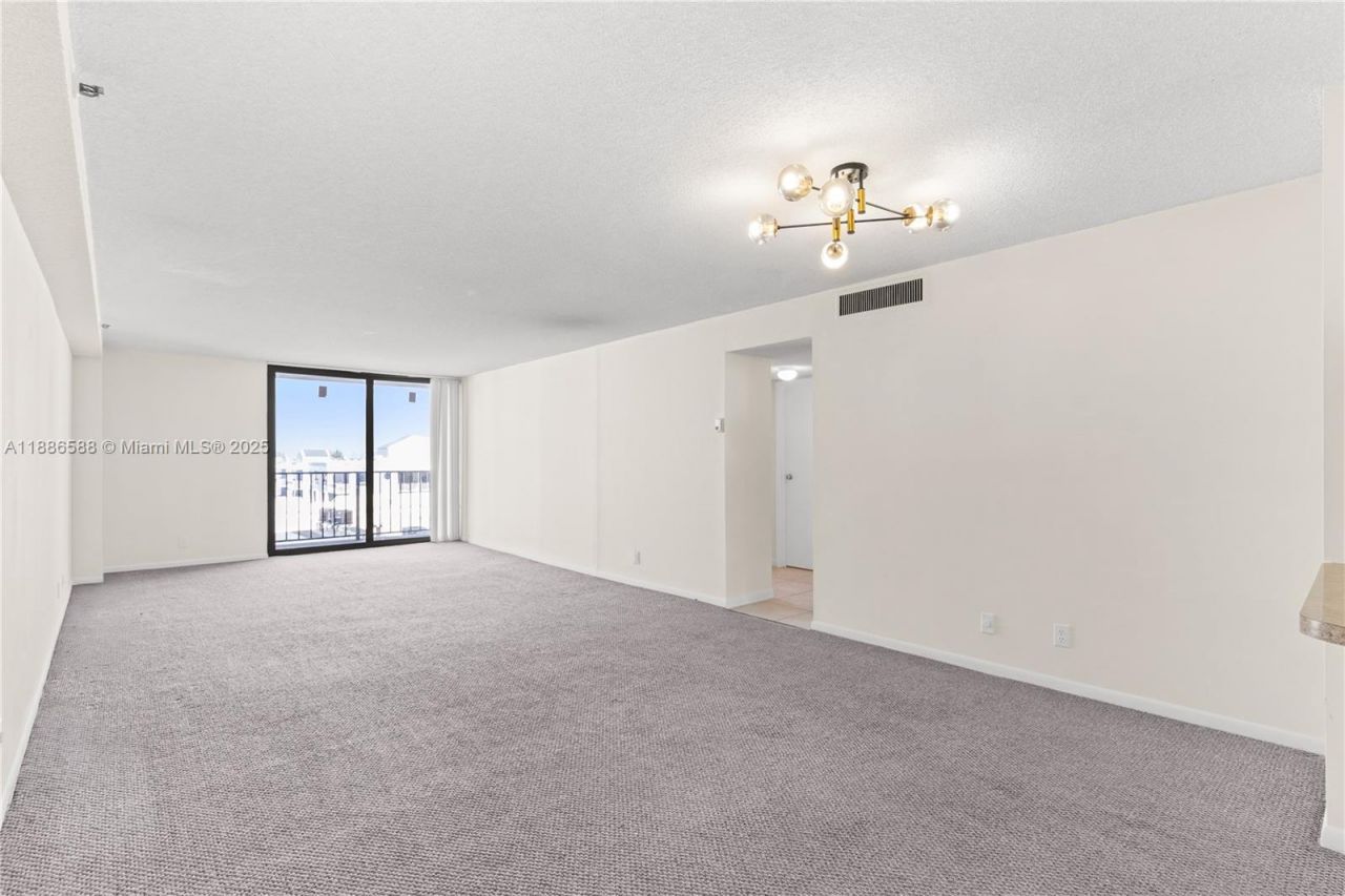 2625 Collins Ave, Unit 608, Miami Beach, FL 33140 Photo