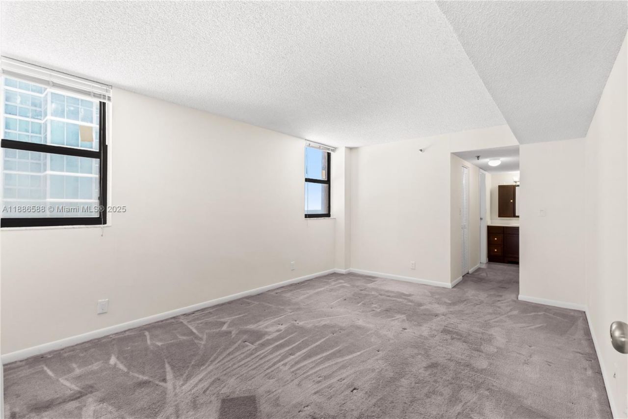 2625 Collins Ave, Unit 608, Miami Beach, FL 33140 Photo