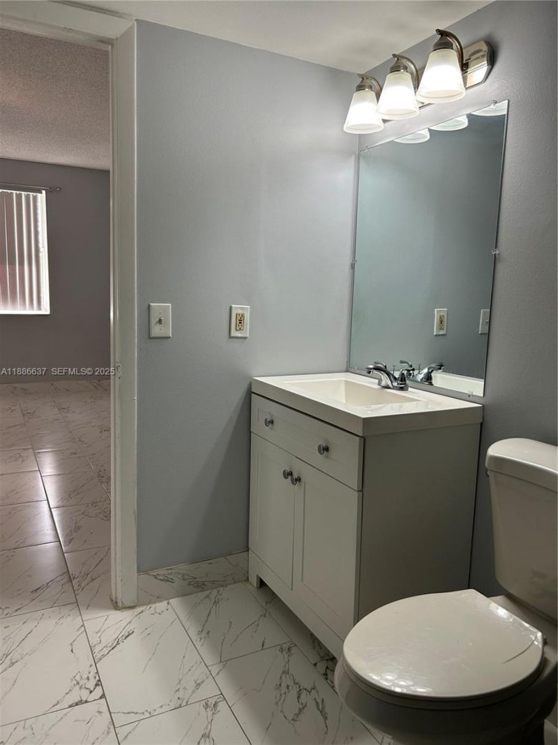 8801 Wiles Rd, Unit 306, Coral Springs, FL 33067 Photo