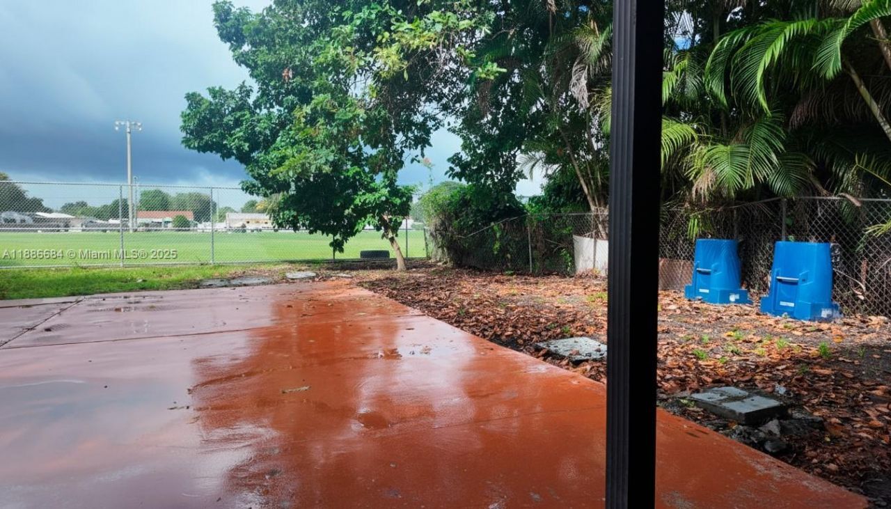 2367 NW 82nd St, Miami, FL 33147 Photo