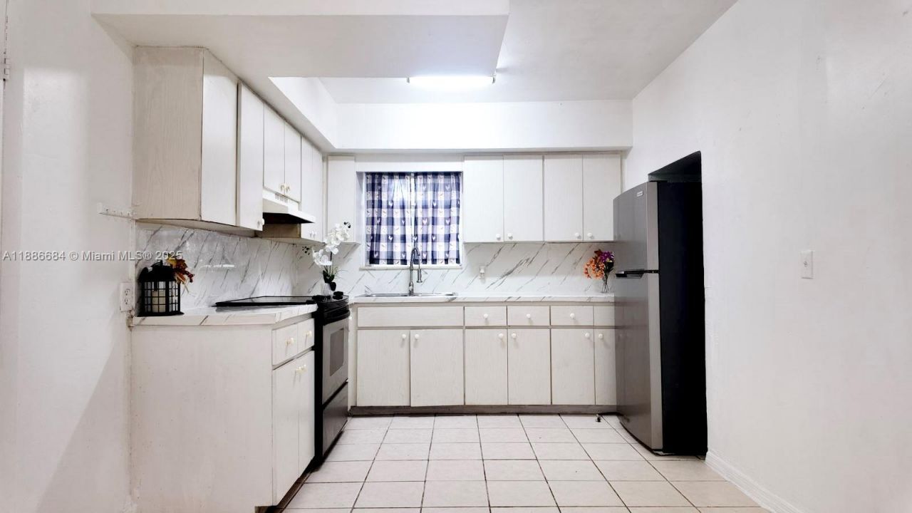 2367 NW 82nd St, Miami, FL 33147 Photo