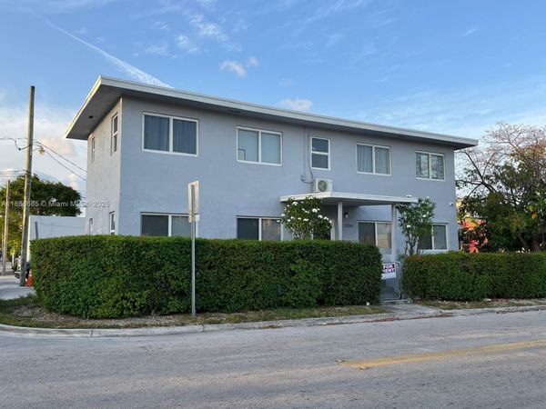 1719 NW 1st St, Unit 4, Miami, FL 33125