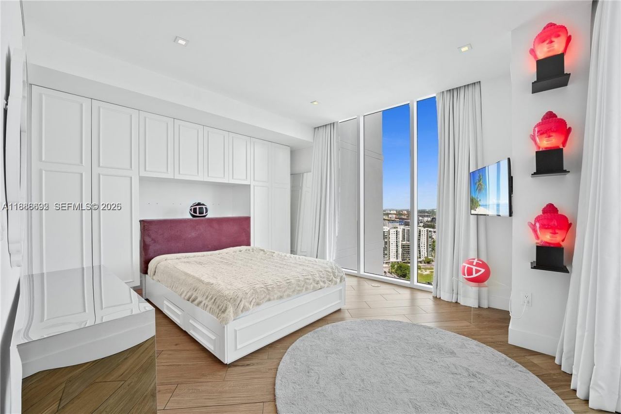 2020 N Bayshore Dr, Unit 2702, Miami, FL 33137 Photo