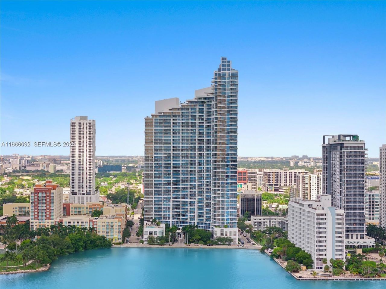 2020 N Bayshore Dr, Unit 2702, Miami, FL 33137 Photo