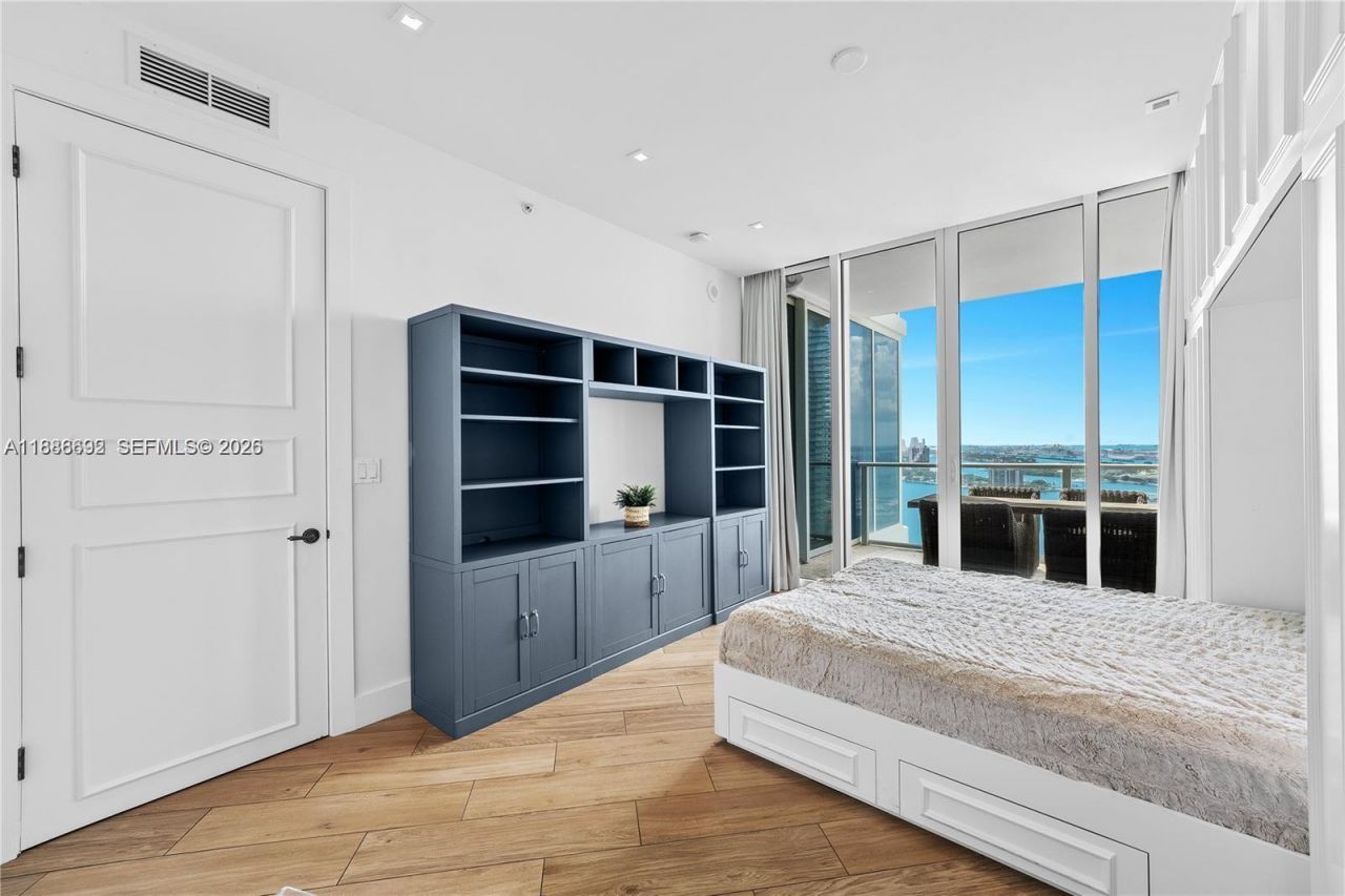 2020 N Bayshore Dr, Unit 2702, Miami, FL 33137 Photo