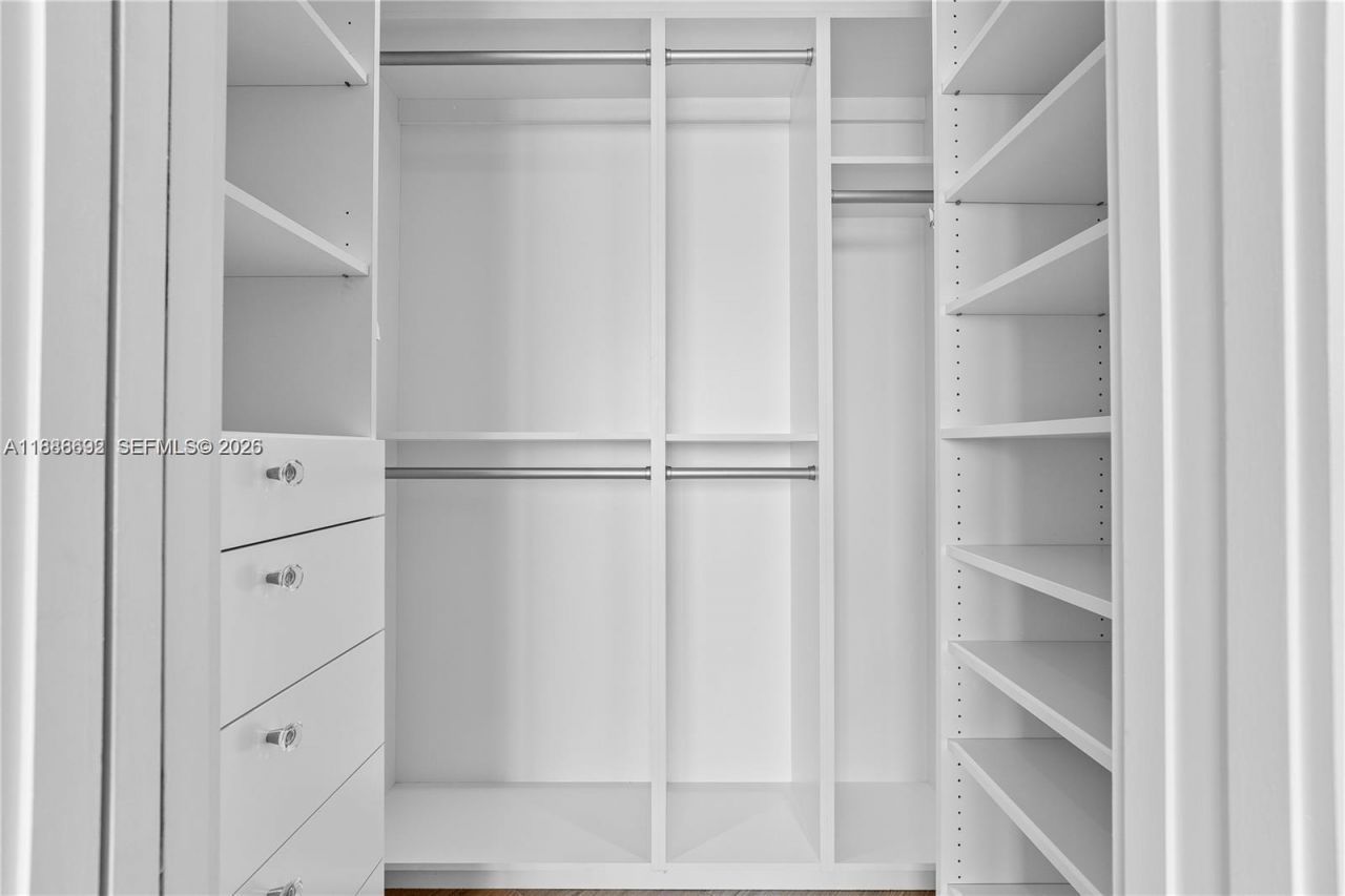 2020 N Bayshore Dr, Unit 2702, Miami, FL 33137 Photo