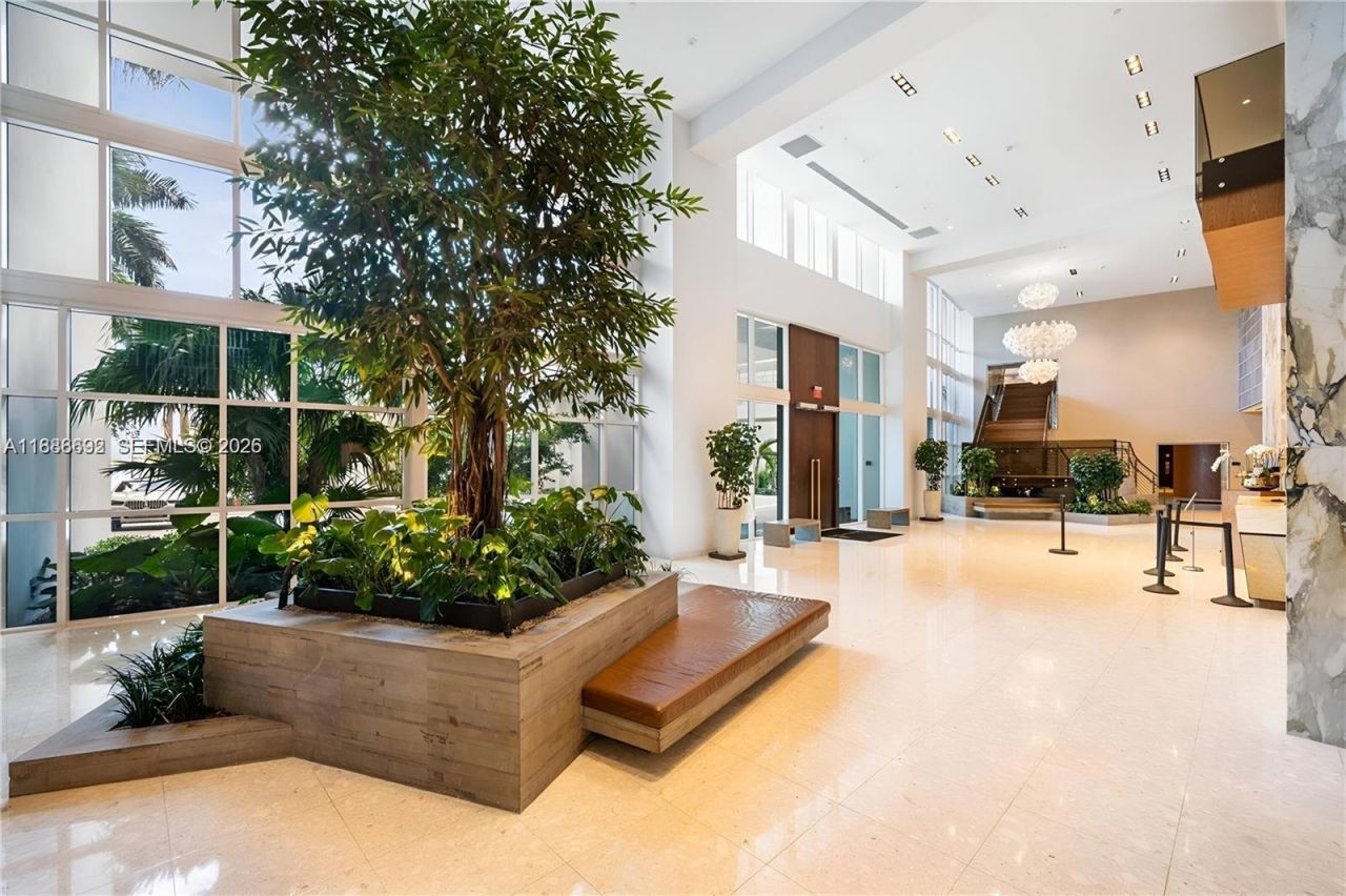 2020 N Bayshore Dr, Unit 2702, Miami, FL 33137 Photo