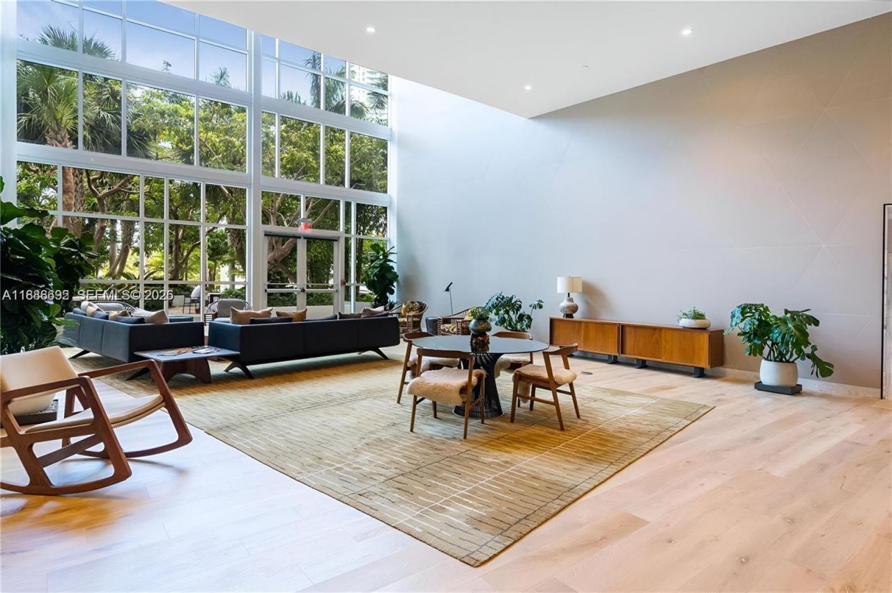 2020 N Bayshore Dr, Unit 2702, Miami, FL 33137 Photo