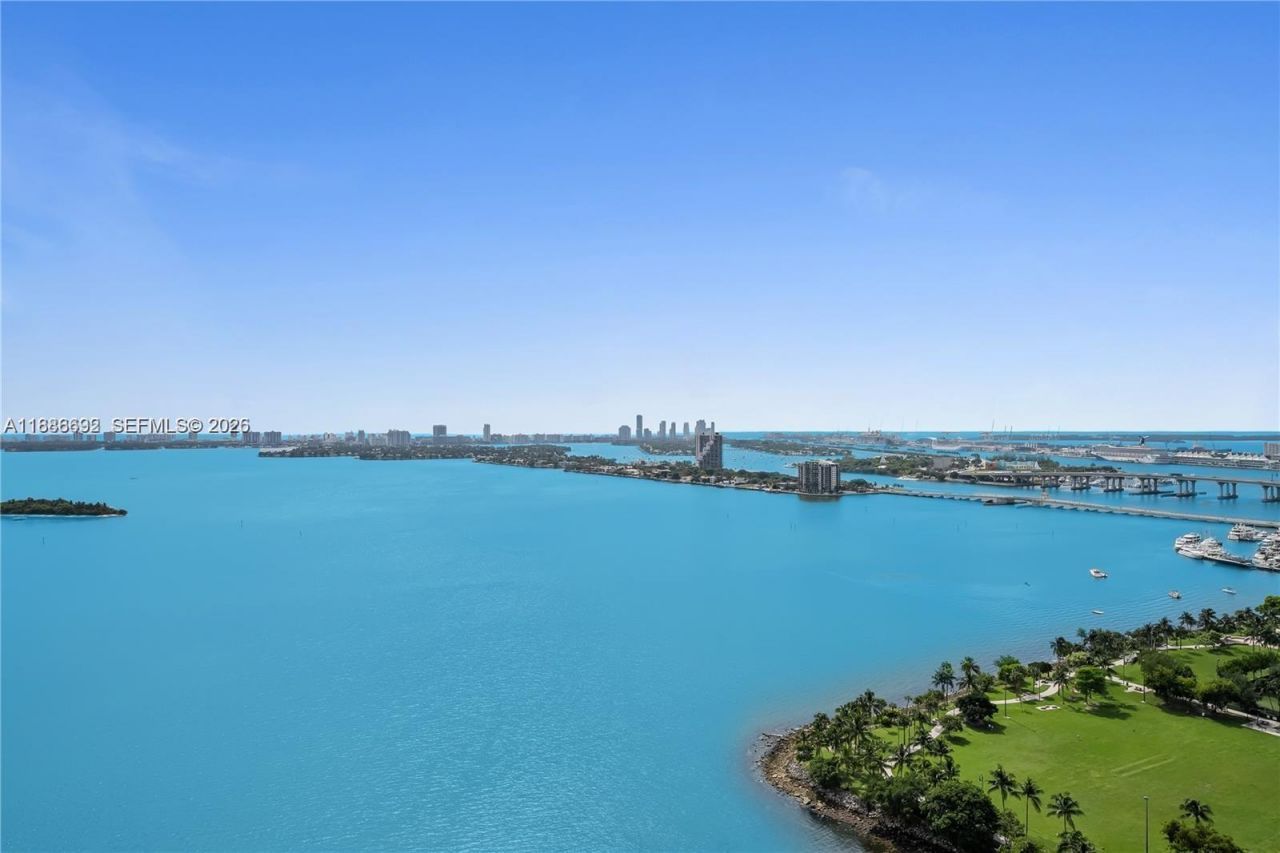 2020 N Bayshore Dr, Unit 2702, Miami, FL 33137 Photo
