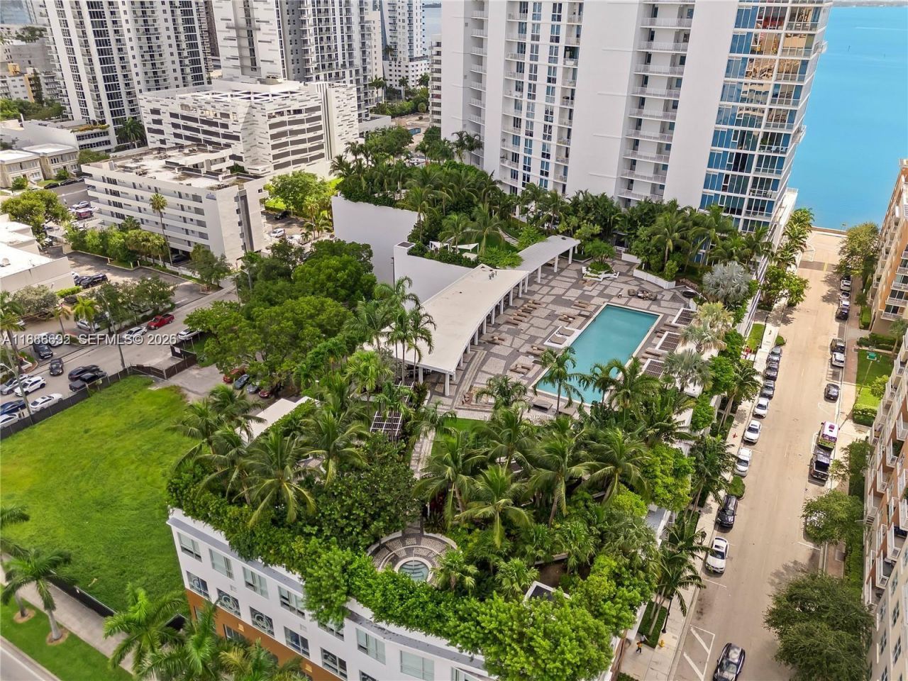 2020 N Bayshore Dr, Unit 2702, Miami, FL 33137 Photo