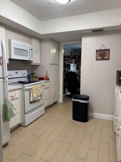 360 NW 69th Ave, Unit 202, Plantation, FL 33317 Photo