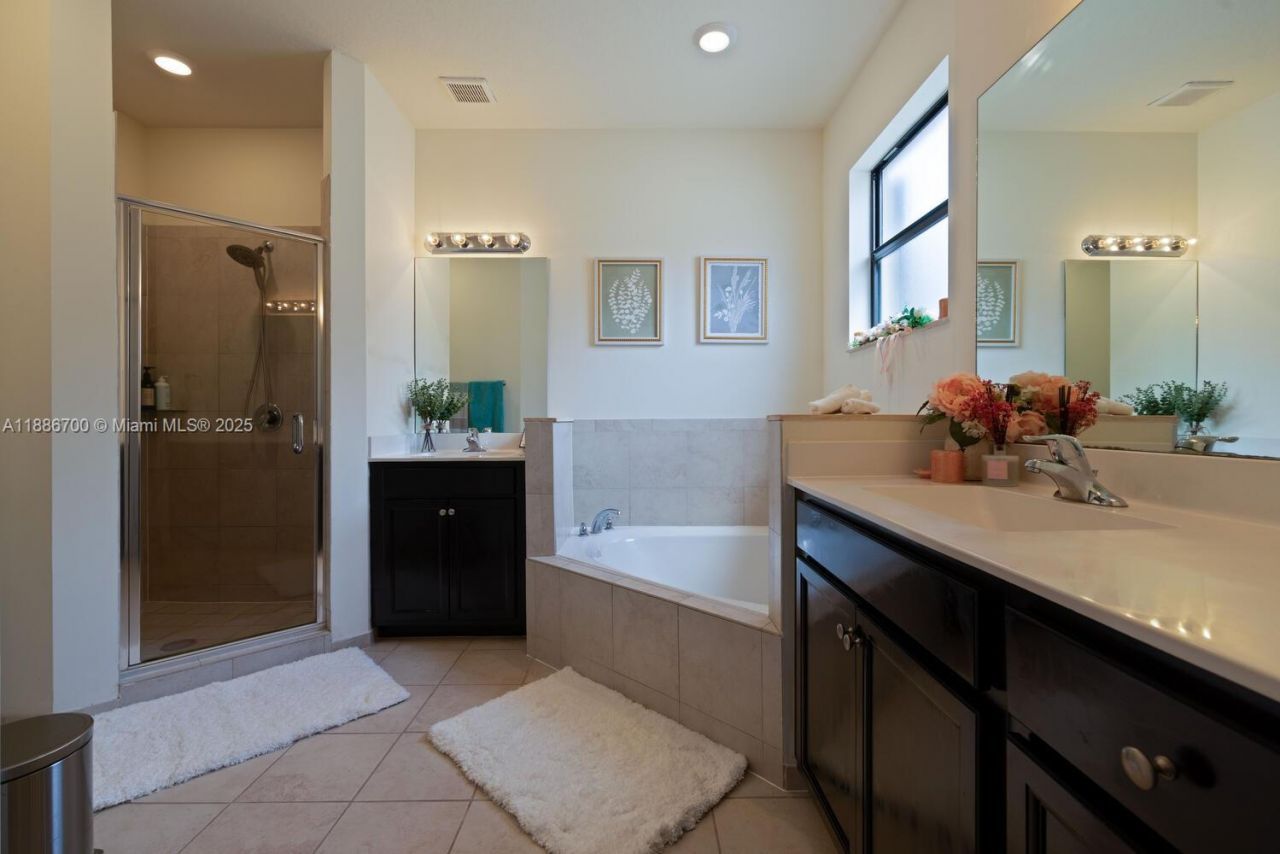 2442 NE 1st St, Homestead, FL 33033 Photo