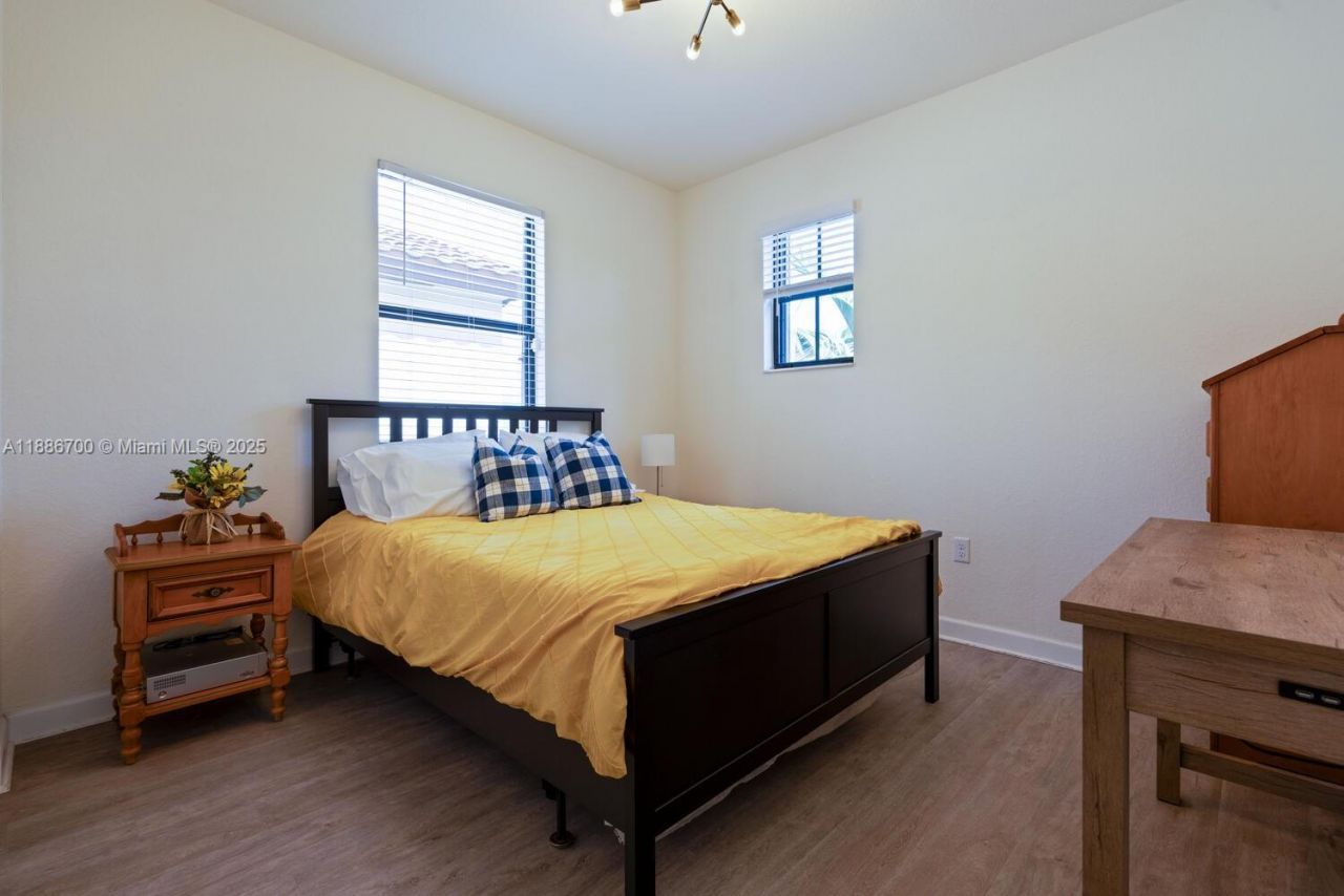 2442 NE 1st St, Homestead, FL 33033 Photo