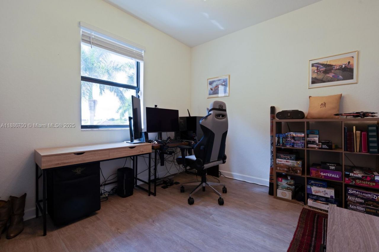 2442 NE 1st St, Homestead, FL 33033 Photo