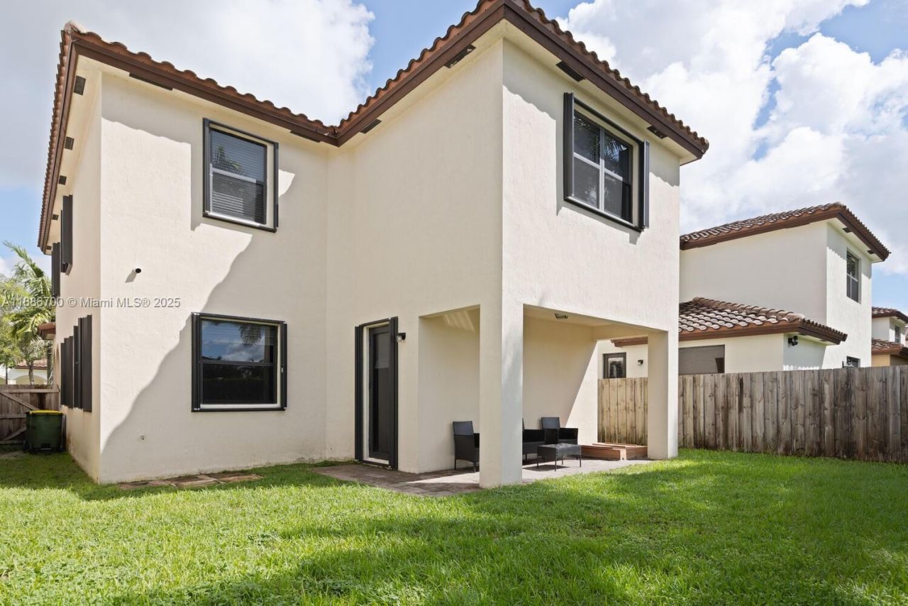 2442 NE 1st St, Homestead, FL 33033 Photo