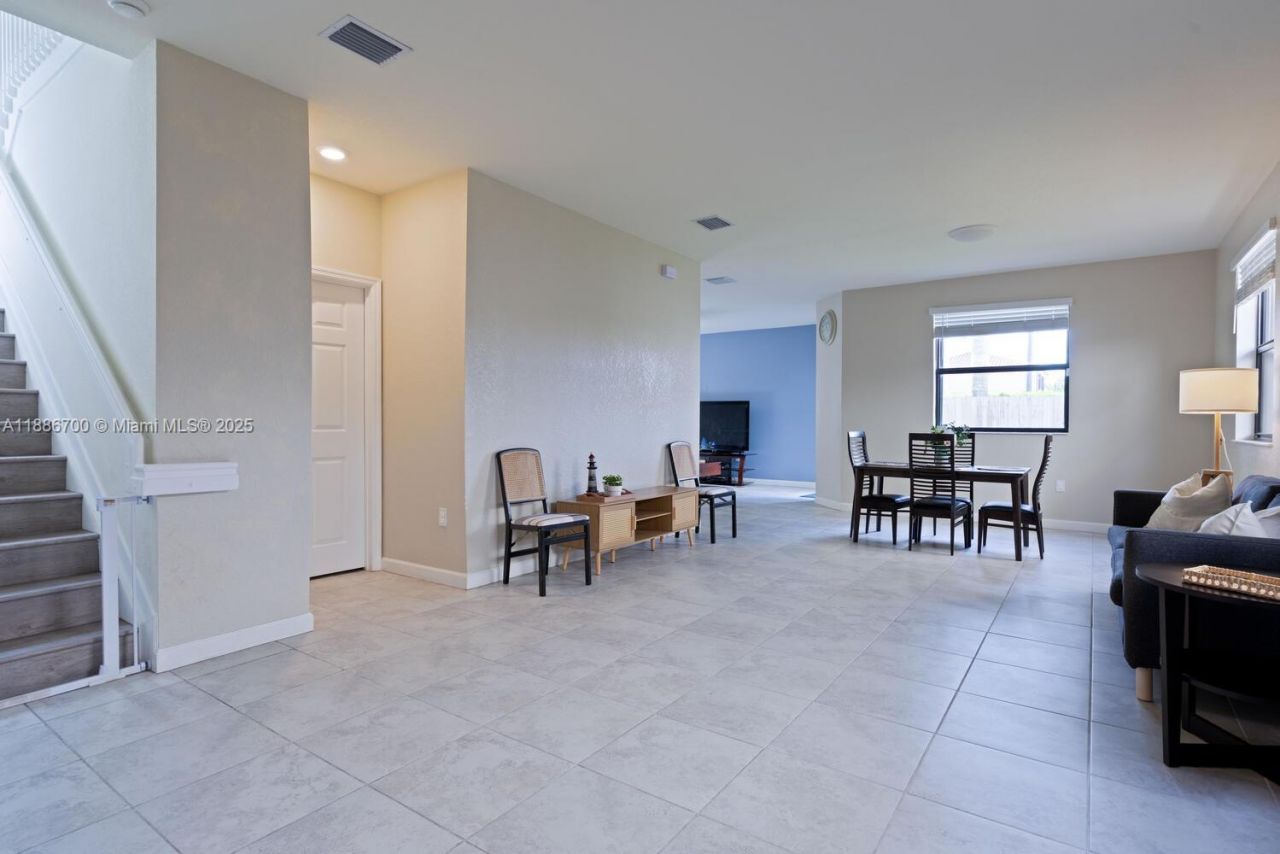 2442 NE 1st St, Homestead, FL 33033 Photo