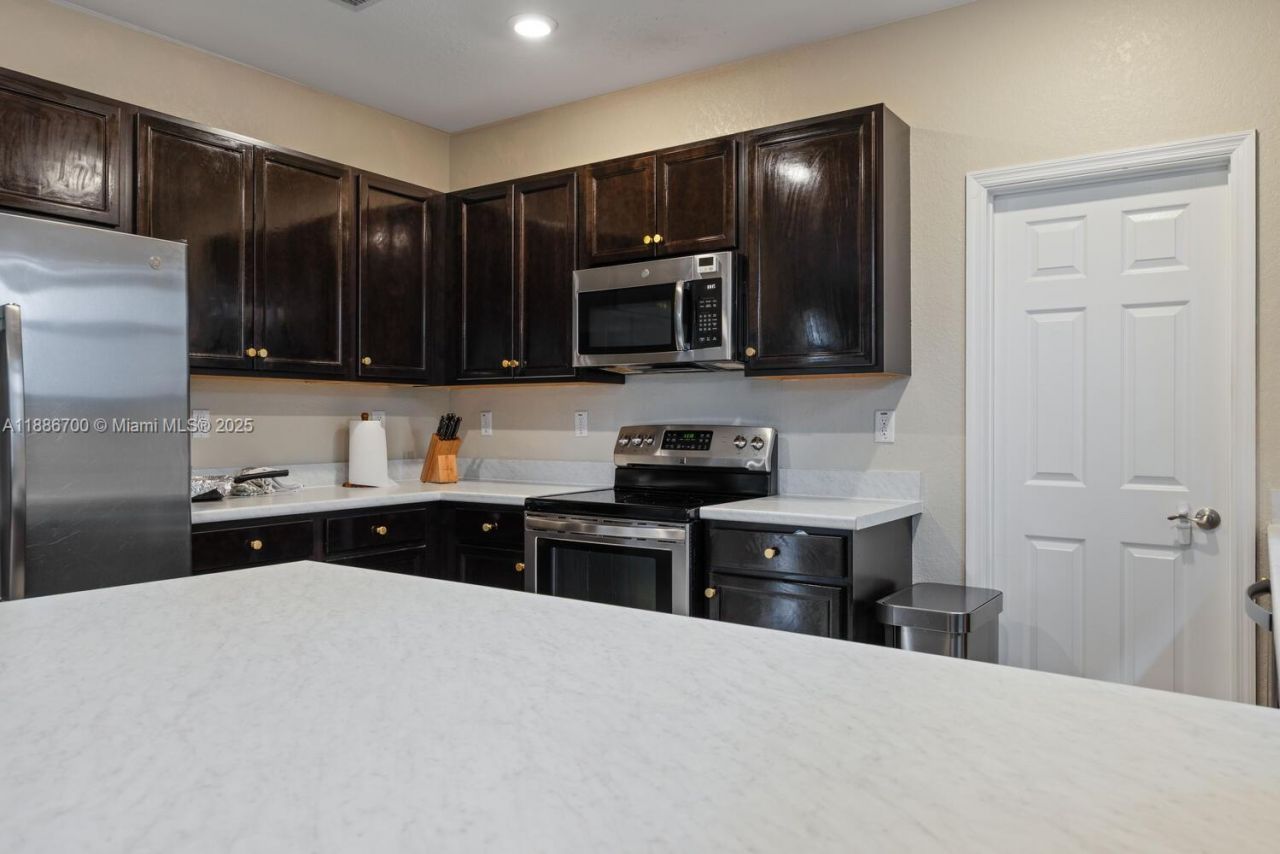 2442 NE 1st St, Homestead, FL 33033 Photo