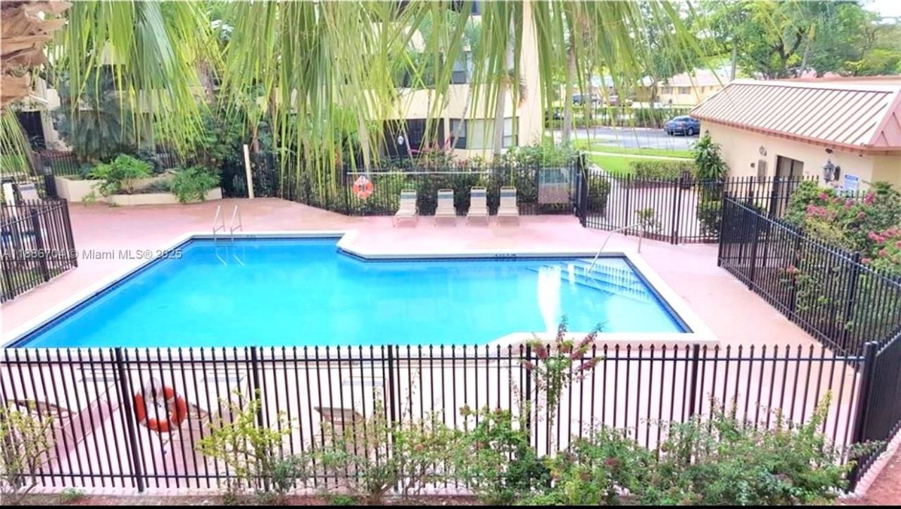 7451 NW 16th St, Unit 207, Plantation, FL 33313 Photo