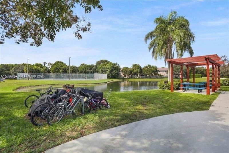 663 Vista Isles Dr, Unit 1711, Sunrise, FL 33325 Photo