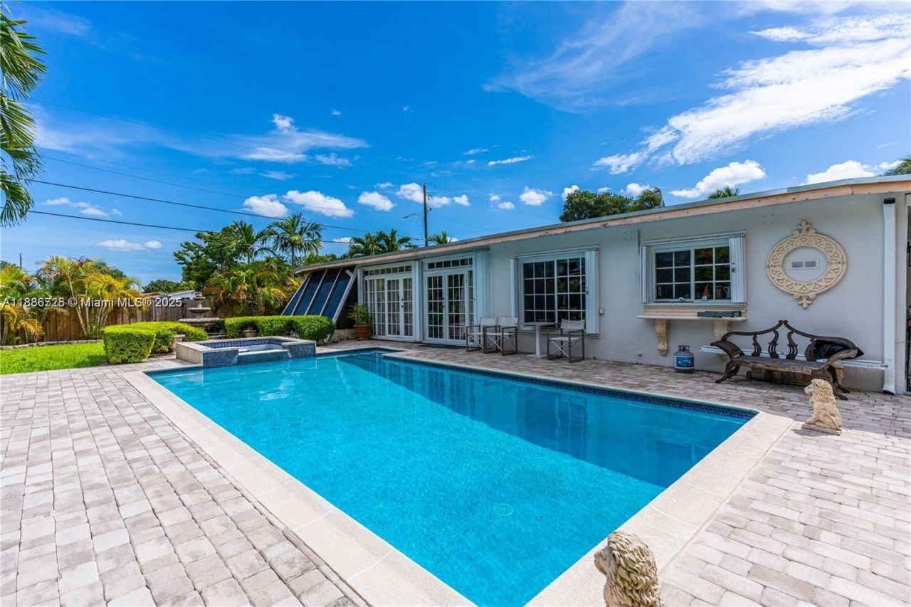 9901 SW 35th Ter, Miami, FL 33165 Photo