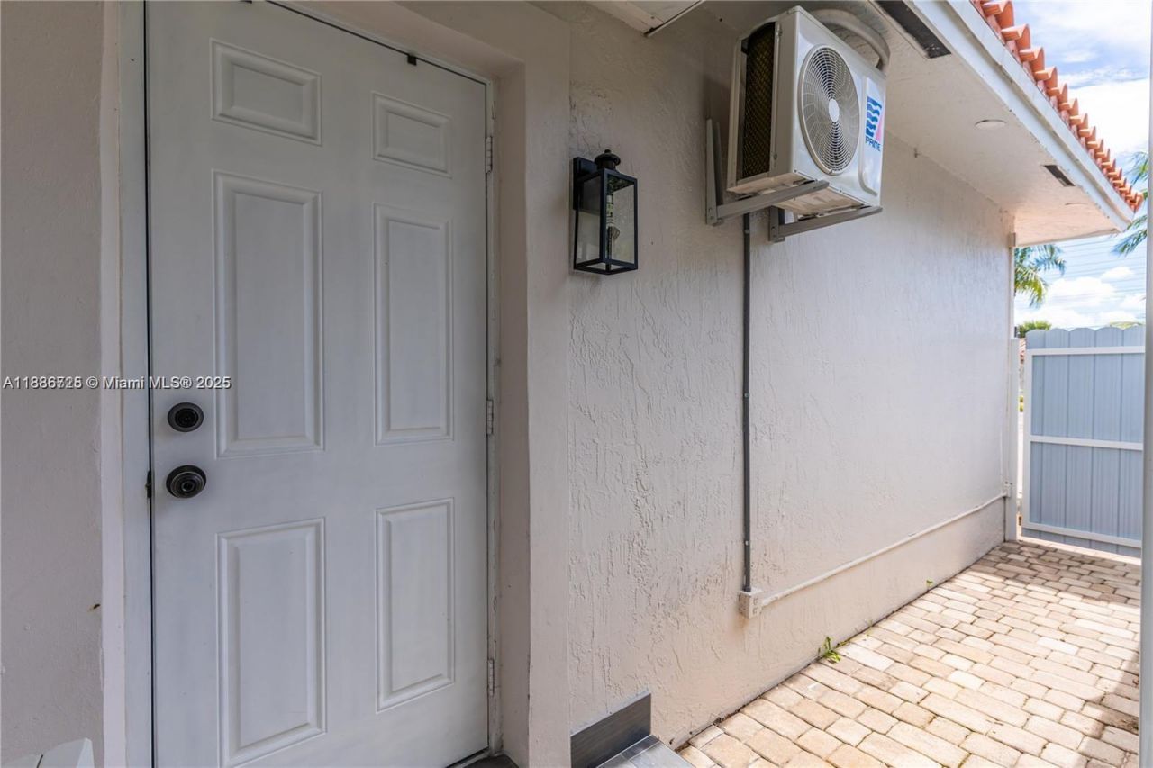 9901 SW 35th Ter, Miami, FL 33165 Photo