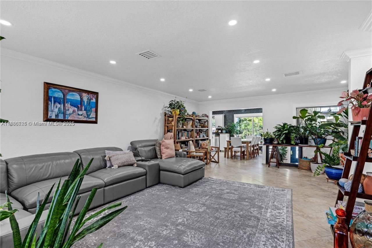 9901 SW 35th Ter, Miami, FL 33165 Photo