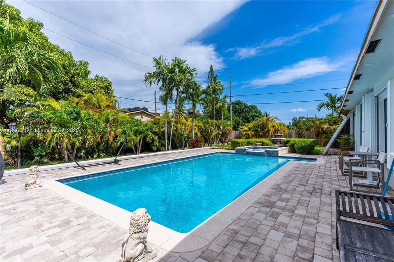 9901 SW 35th Ter, Miami, FL 33165 Photo