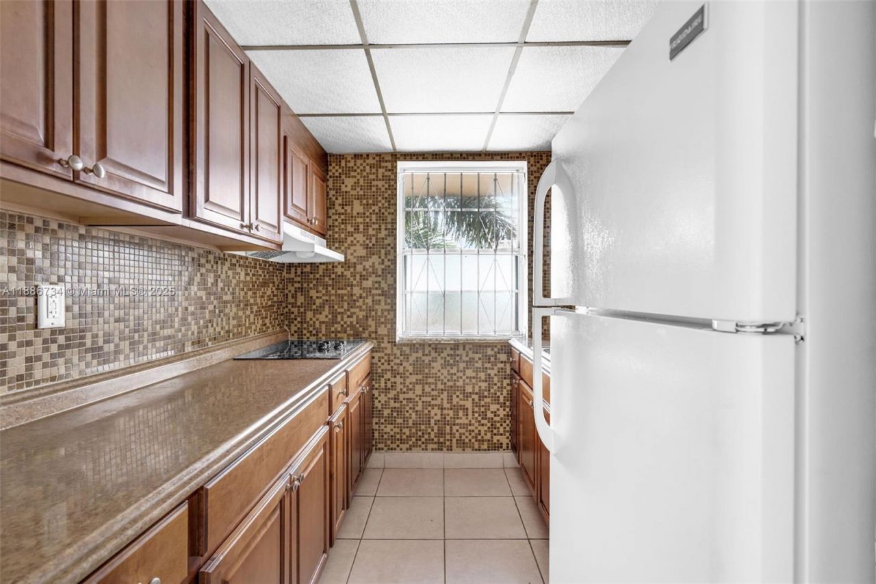 1154 W 35th St, Unit 224, Hialeah, FL 33012 Photo