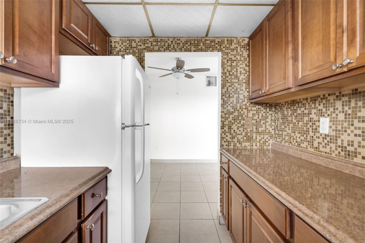 1154 W 35th St, Unit 224, Hialeah, FL 33012 Photo