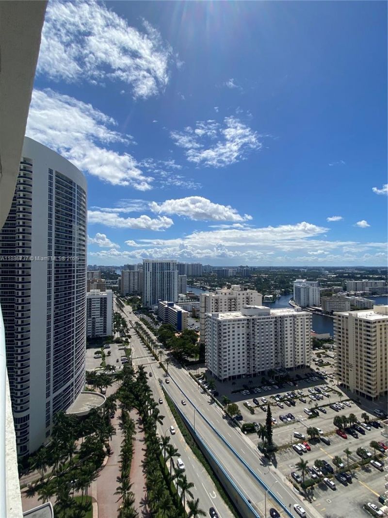 1800 S Ocean Dr, Unit 2909, Hallandale Beach, FL 33009 Photo