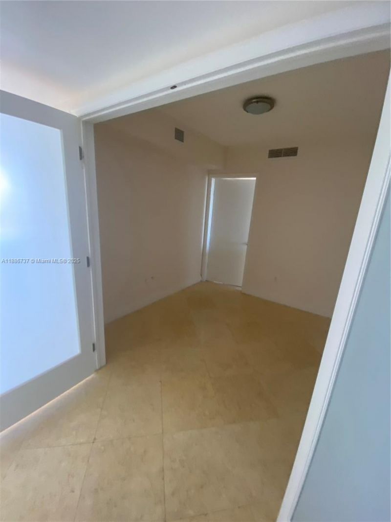 1800 S Ocean Dr, Unit 2909, Hallandale Beach, FL 33009 Photo
