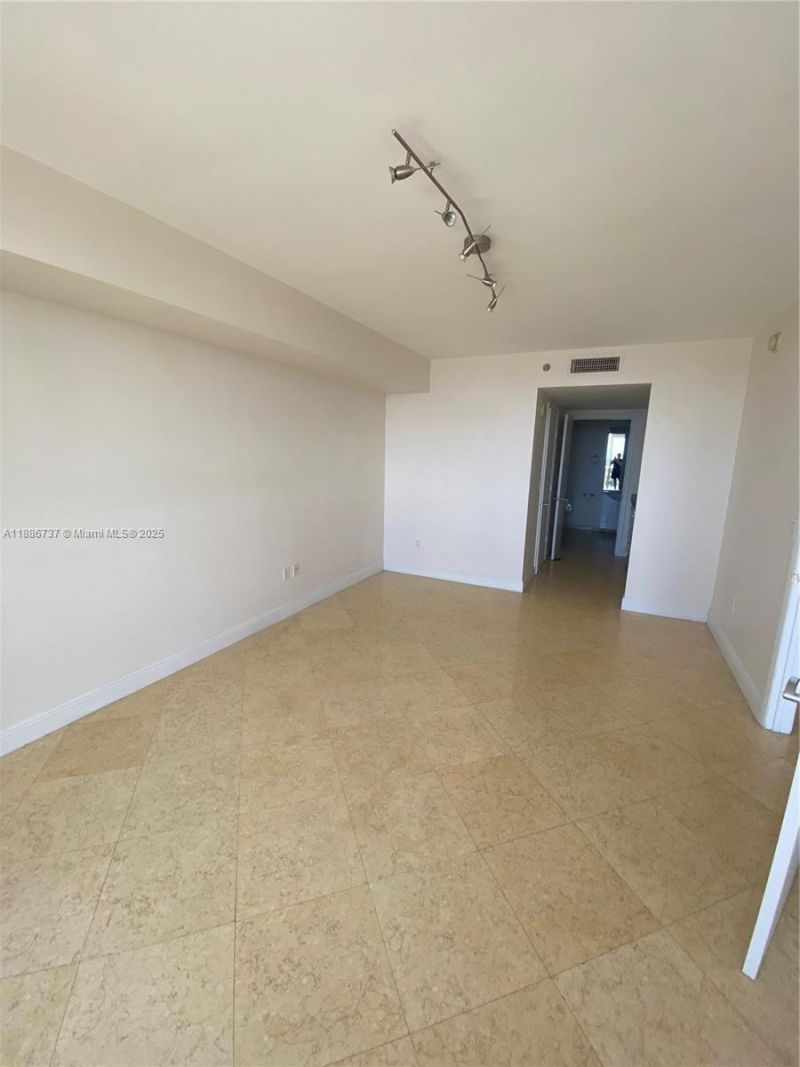 1800 S Ocean Dr, Unit 2909, Hallandale Beach, FL 33009 Photo