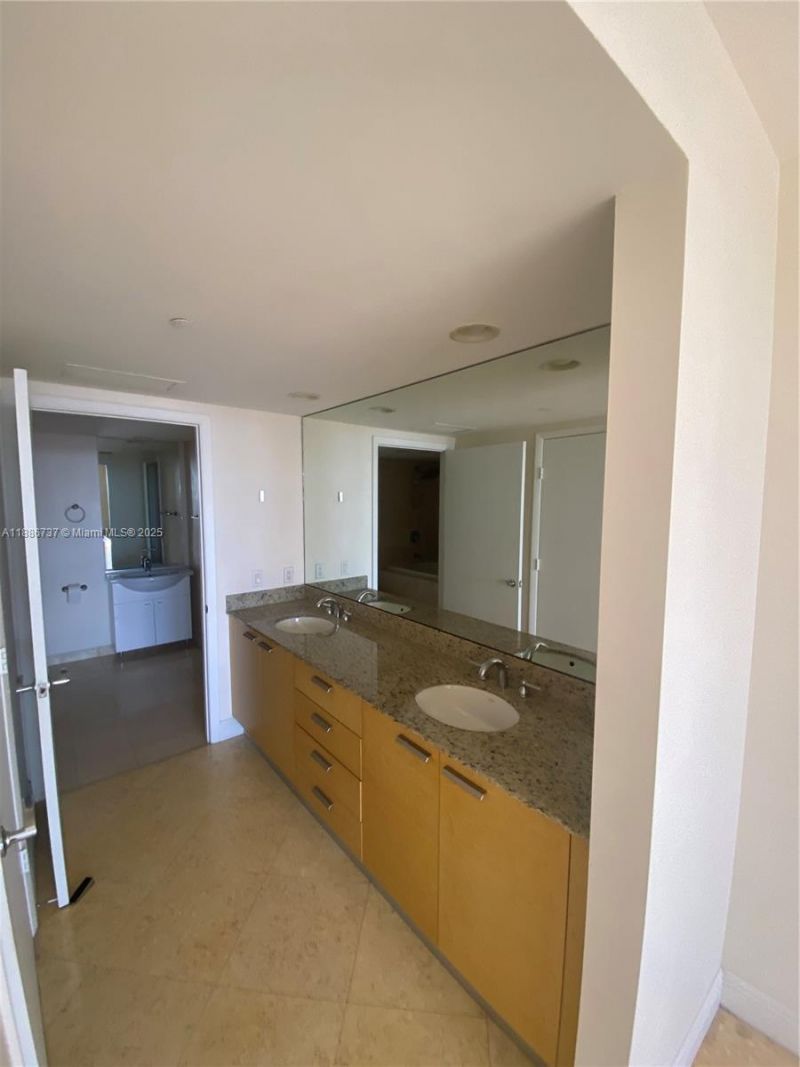 1800 S Ocean Dr, Unit 2909, Hallandale Beach, FL 33009 Photo