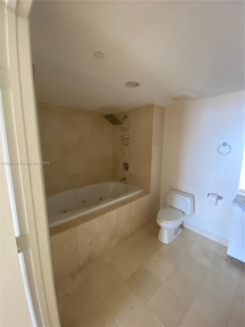 1800 S Ocean Dr, Unit 2909, Hallandale Beach, FL 33009 Photo