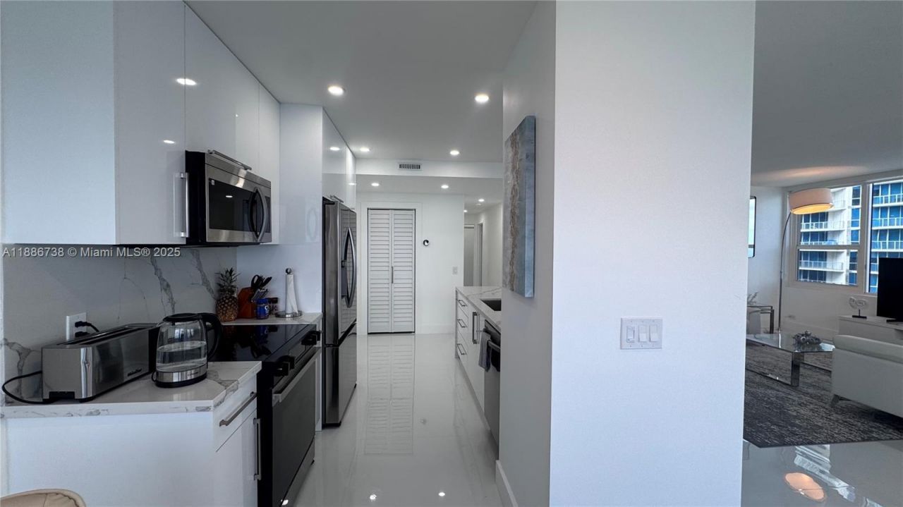 3505 S Ocean Dr(avail 04/01/2026), Unit 912, Hollywood, FL 33019 Photo