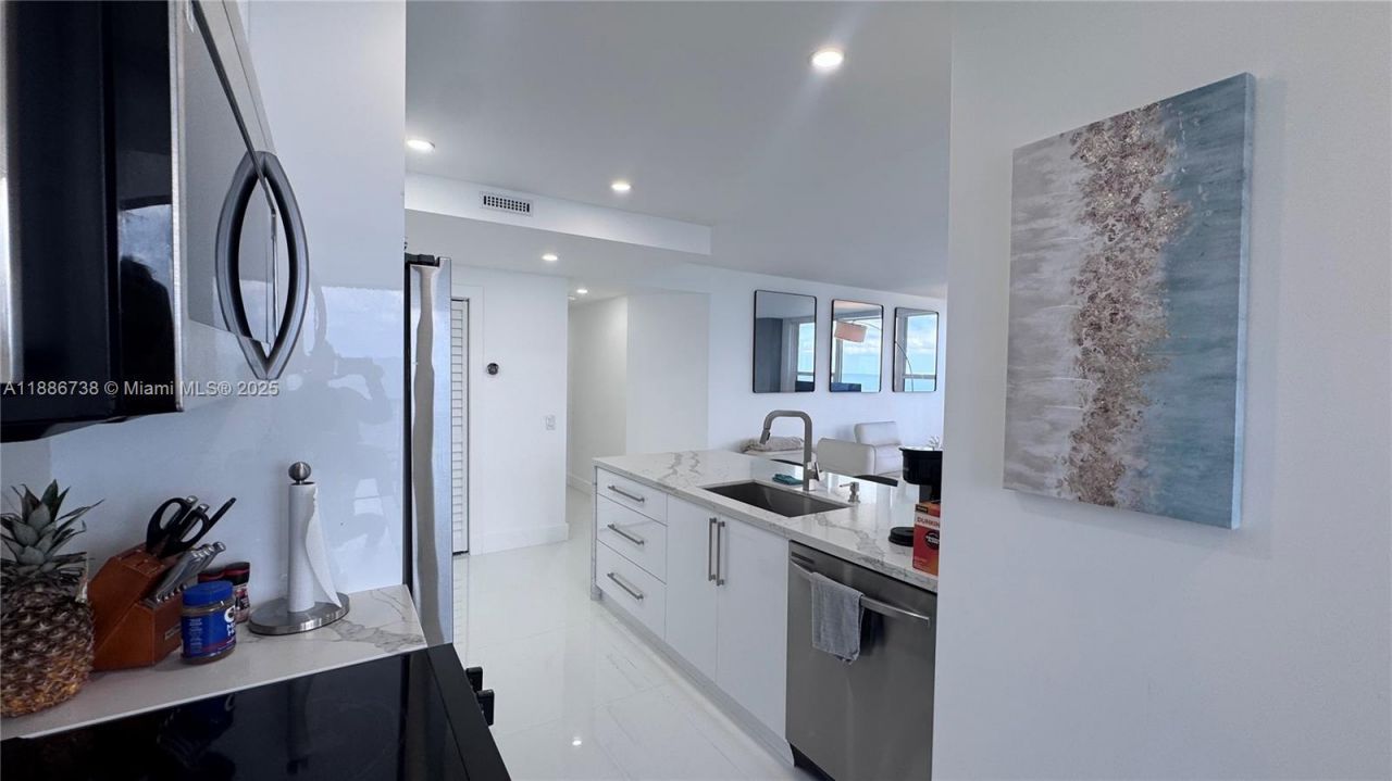 3505 S Ocean Dr(avail 04/01/2026), Unit 912, Hollywood, FL 33019 Photo