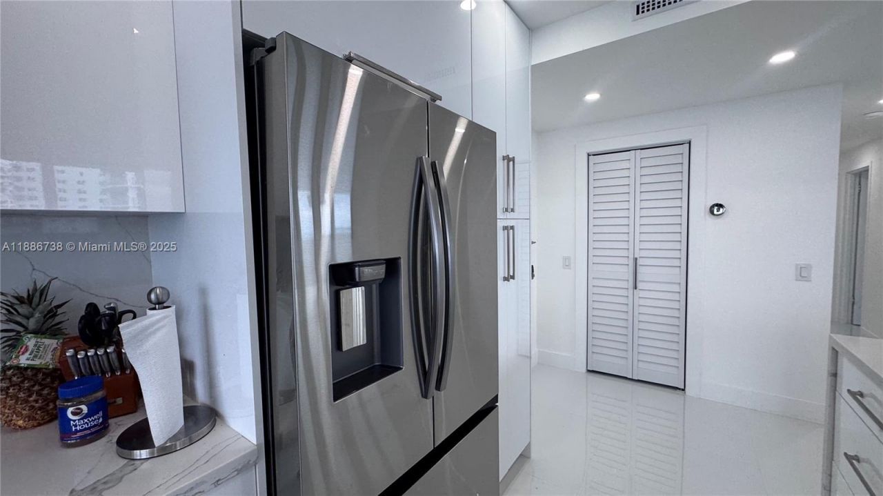 3505 S Ocean Dr(avail 04/01/2026), Unit 912, Hollywood, FL 33019 Photo