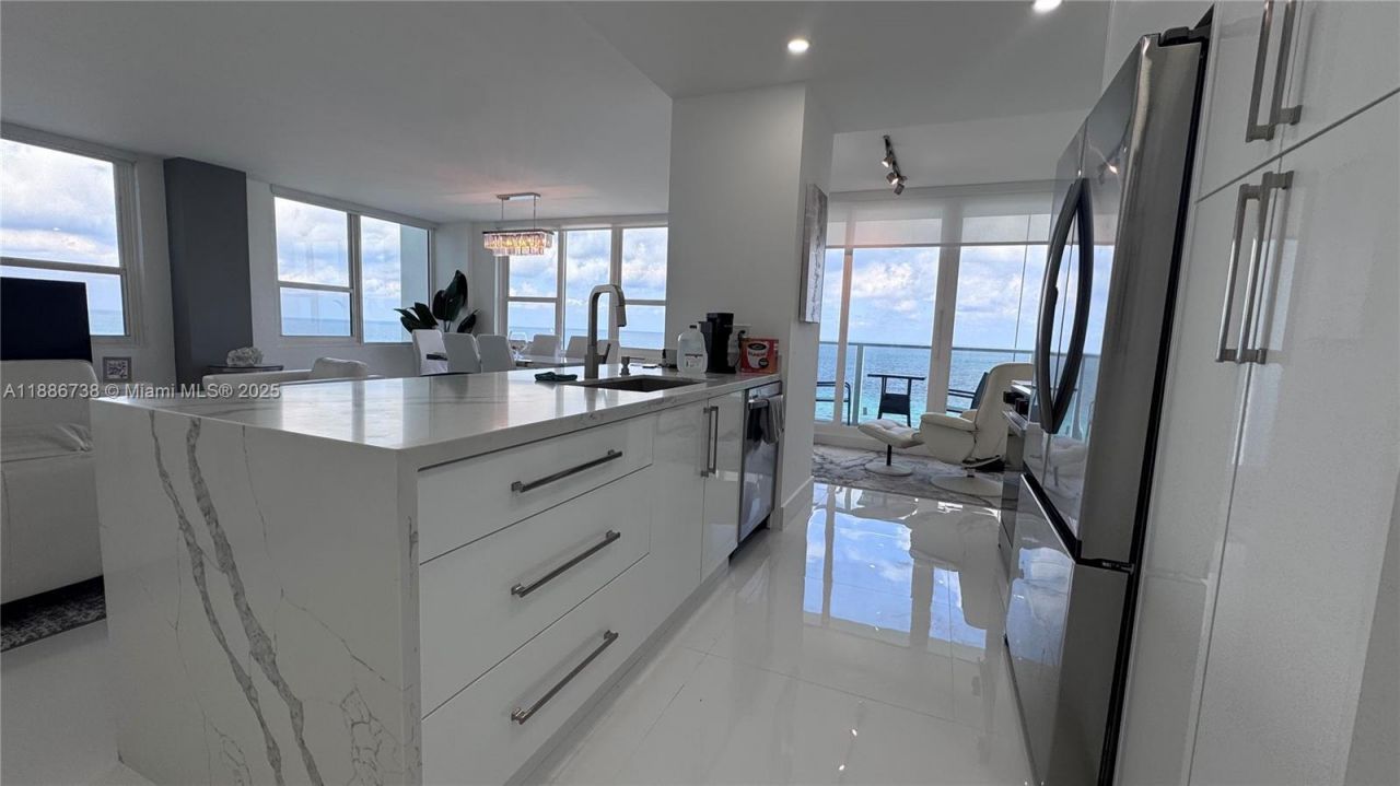 3505 S Ocean Dr(avail 04/01/2026), Unit 912, Hollywood, FL 33019 Photo