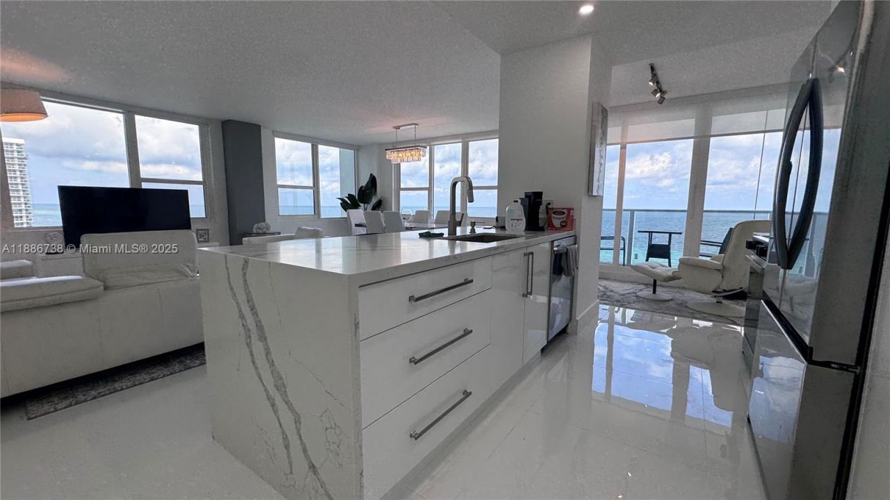 3505 S Ocean Dr(avail 04/01/2026), Unit 912, Hollywood, FL 33019 Photo
