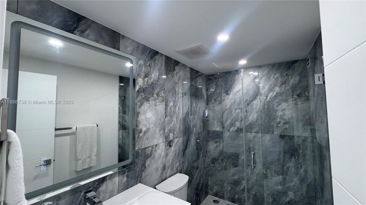 3505 S Ocean Dr(avail 04/01/2026), Unit 912, Hollywood, FL 33019 Photo