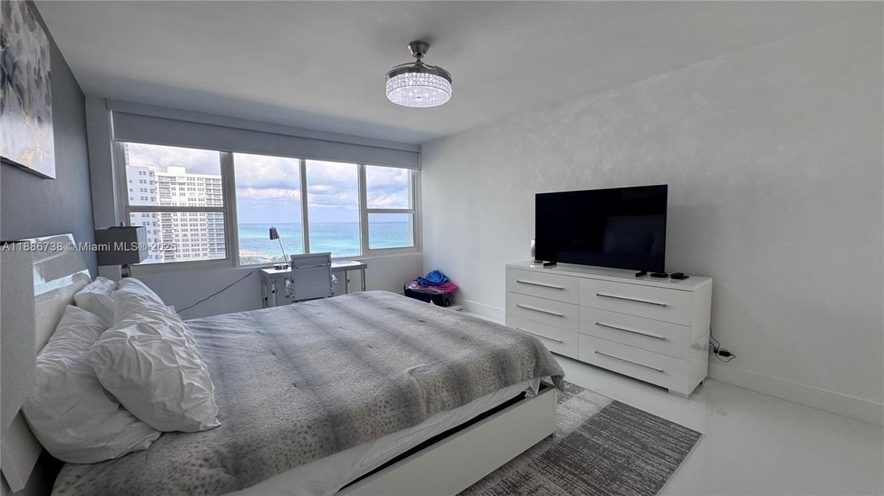 3505 S Ocean Dr(avail 04/01/2026), Unit 912, Hollywood, FL 33019 Photo