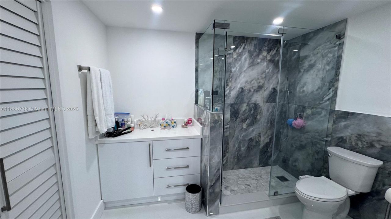 3505 S Ocean Dr(avail 04/01/2026), Unit 912, Hollywood, FL 33019 Photo