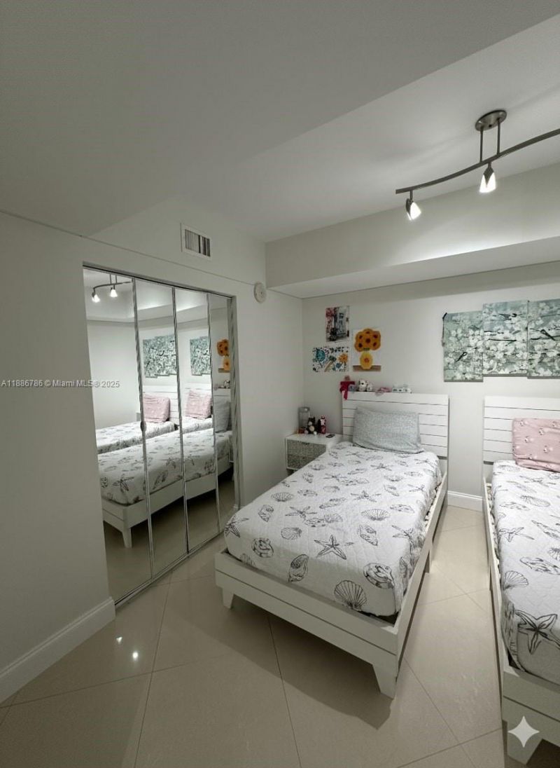 16699 Collins Ave, Unit 1806, Sunny Isles Beach, FL 33160 Photo