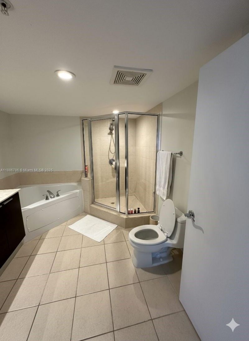 16699 Collins Ave, Unit 1806, Sunny Isles Beach, FL 33160 Photo