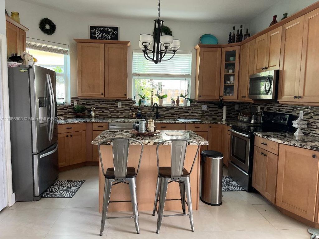 18247 NW 88th Pl, Hialeah, FL 33018 Photo