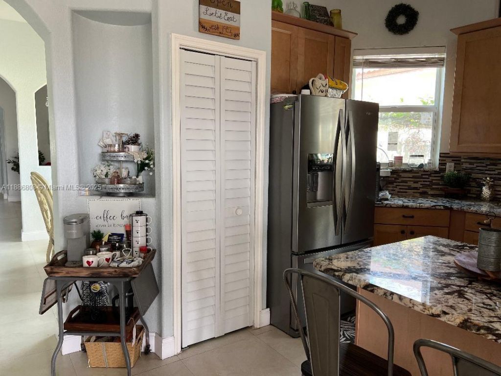 18247 NW 88th Pl, Hialeah, FL 33018 Photo