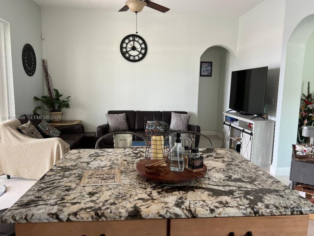 18247 NW 88th Pl, Hialeah, FL 33018 Photo