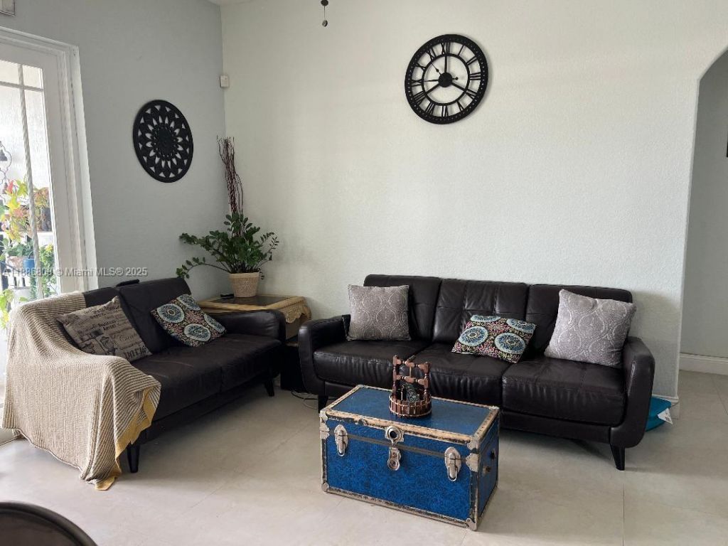 18247 NW 88th Pl, Hialeah, FL 33018 Photo