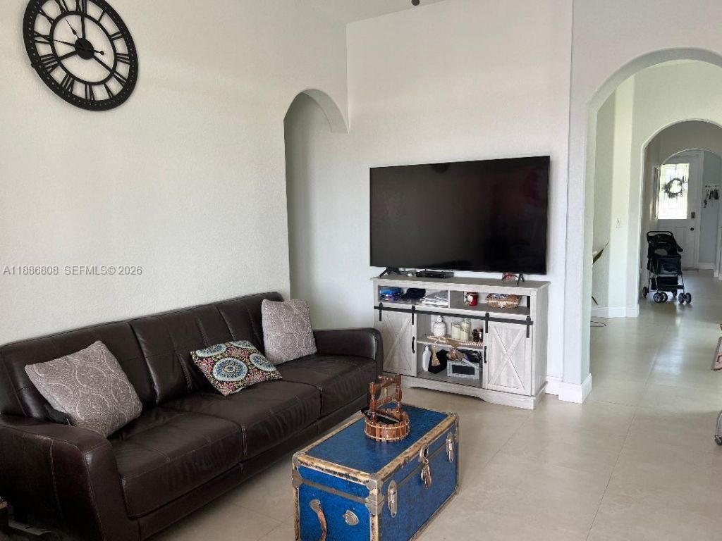 18247 NW 88th Pl, Hialeah, FL 33018 Photo